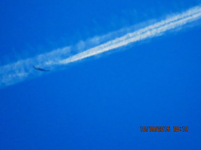 Northrop Spirit (93-1088) - Three B-2s over the Southeastern Corner of Kansas. Two of them was some what close together but to far apart for a picture the 3rd was playing catch up.