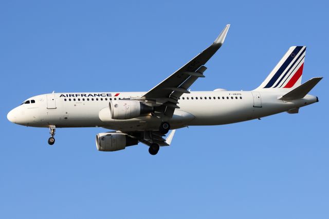 Airbus A320 (F-HEPG)