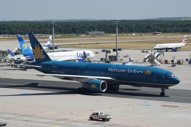 Boeing 777-200 (VN-A144) - Vietnam Airlines B777-26Ker