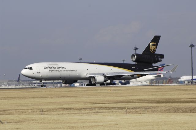 Boeing MD-11 (N281UP) - Departure at NRT Airport R/W34L on 2012/01/04