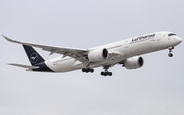 Airbus A350-900 (D-AIXJ)