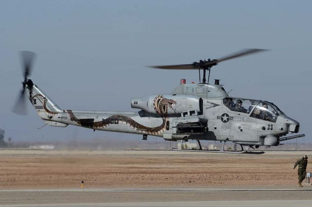 16-5369 — - Bell-Boeing AH-1W BuNo 165369 of HMLA-369 Gunfighters at NAF el Centro on February 19, 2015.