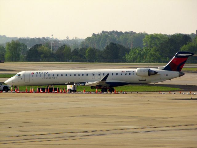 Canadair Regional Jet CRJ-900 (N134EV)