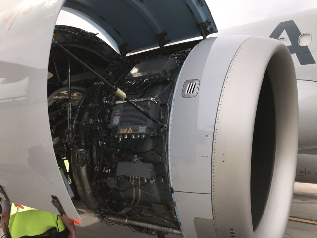 Airbus A321 (N400AN) - A321 neo #2 outboard powerplant AA PMF pad A