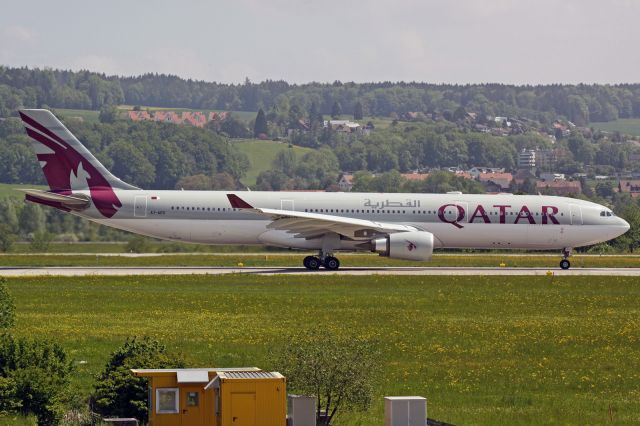 Airbus A330-300 (A7-AED)