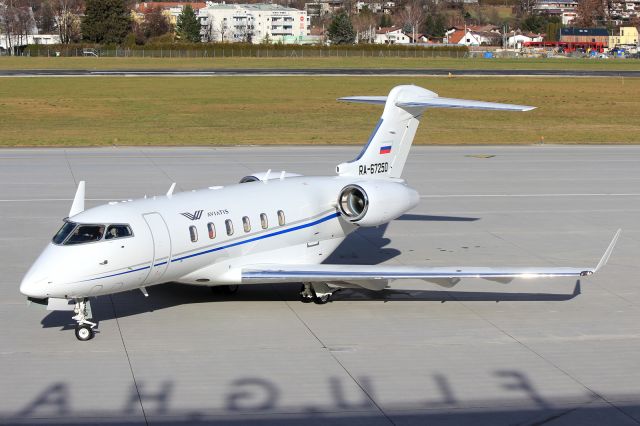 Bombardier Challenger 300 (RA-67250)