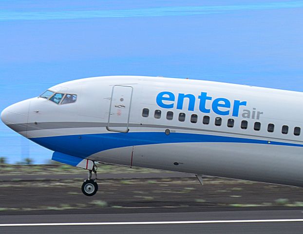 Boeing 737-700 (SP-ENX) - Fotografías realizadas en el Aeropuerto de la Isla de la Palma .(Canarias) 06/05/2017