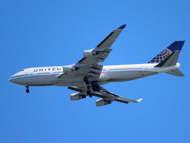 Boeing 747-400 (N181UA)