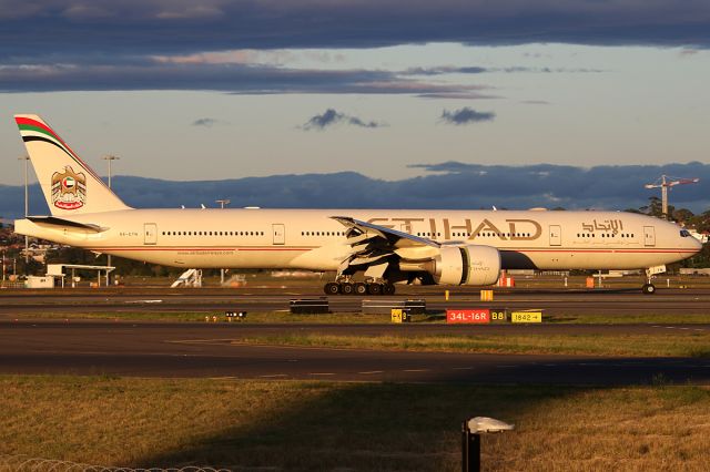 BOEING 777-300ER (A6-ETN) - on 24 November 2018