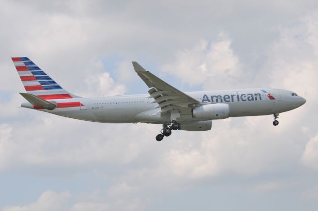 Airbus A330-200 (N279AY) - First time arrival of AAL A332 to IND. Bringing the Philadelphia Eagles to town on 08-26-16 to play the Indianapolis Colts. Landing 5-L.