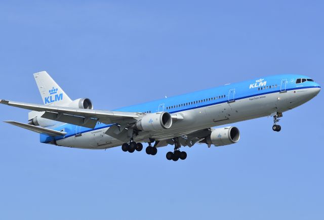 Boeing MD-11 —