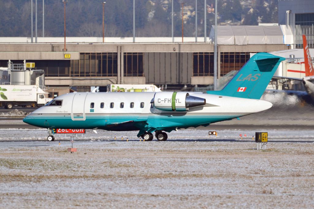 Bombardier Challenger 300 (C-FHYL)
