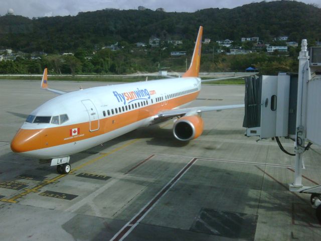 Boeing 737-800 (C-FTLK) - nice