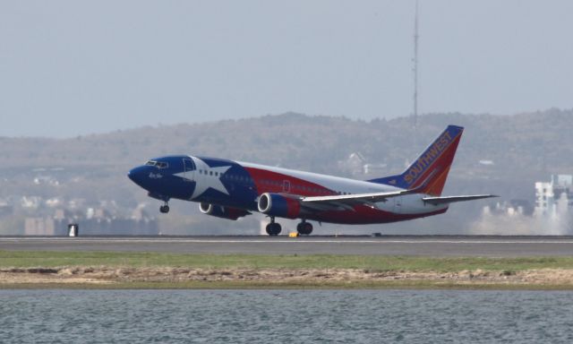 Boeing 737-700 (N352SW)