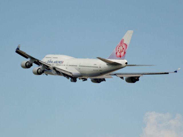 Boeing 747-400 (B-18212)
