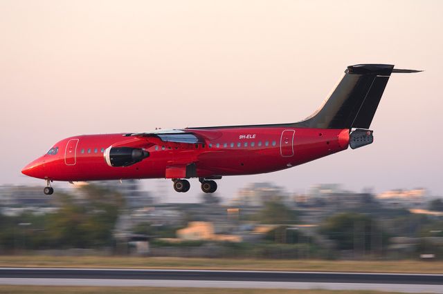 Avro Avroliner (RJ-85) (9H-ELE)