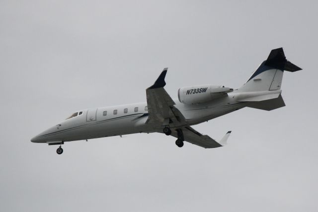 Learjet 60 (N733SW) - Elite Jet Flight 733 (N733SW) arrives at Sarasota-Bradenton International Airport follwong a flight from Memphis International Airport