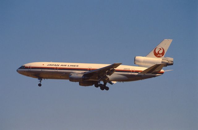 McDonnell Douglas DC-10 (JA8539) - Final Approach to Narita Intl Airport Rwy34 on 1989/01/29