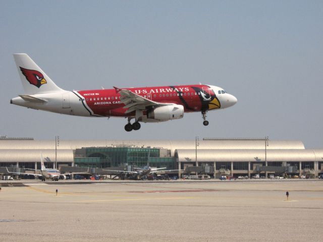 Airbus A319 (N837AW) - Landing on RWY 19R