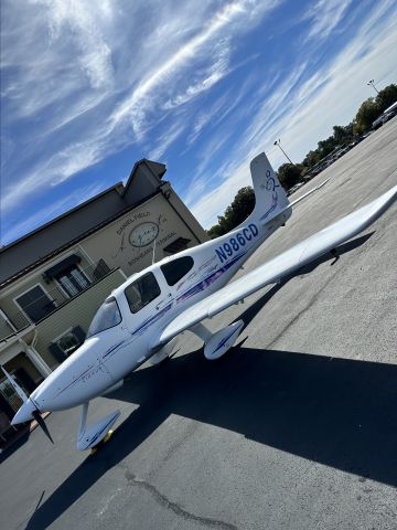 Cirrus SR-22 (N986CD) - FBOing. 