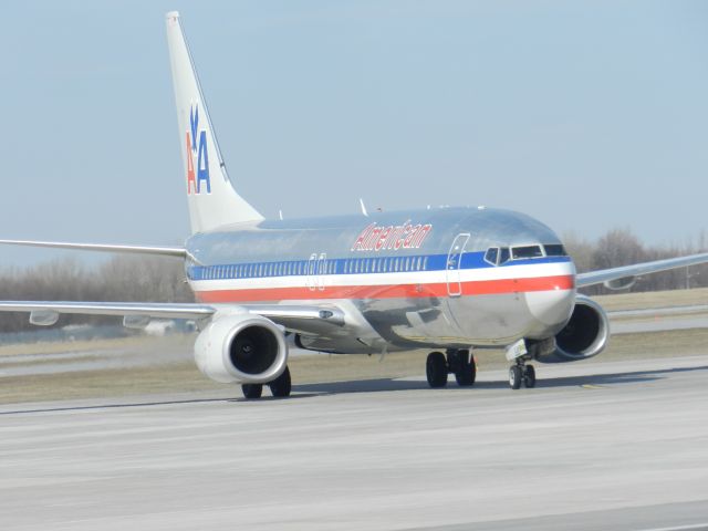 Boeing 737-800 (N892NN)