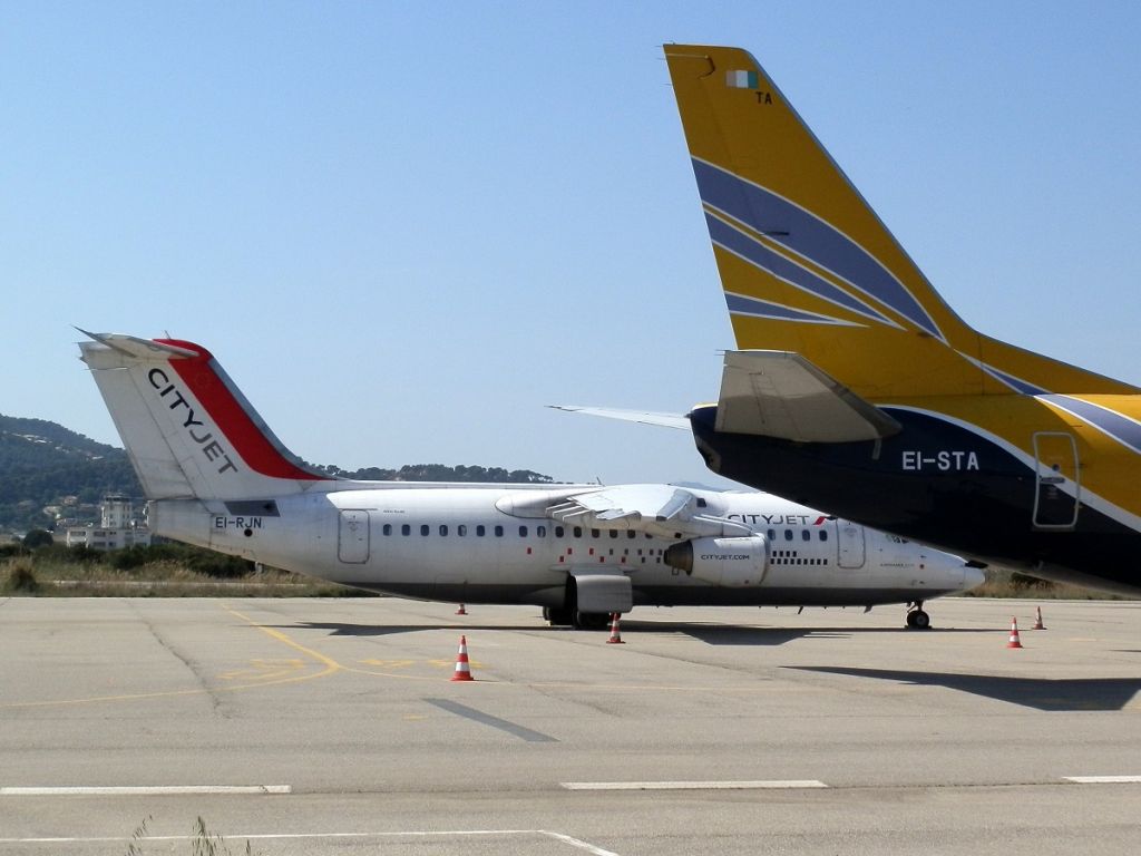 Embraer 170/175 (EI-RJN) - charter flights from Dublin for H CUP rugby match between TOULON and LEINSTER province !