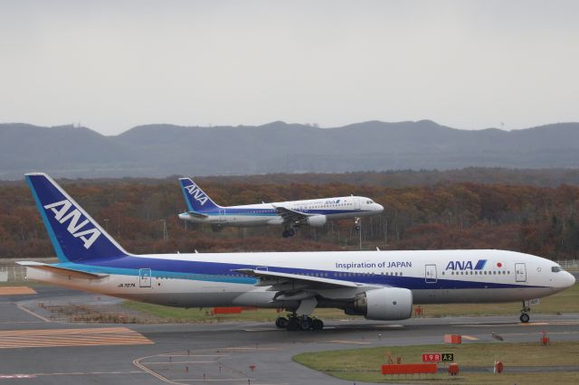 Boeing 777-200 (JA707A) - 22 October 2016:CTS-FUK. with ANA A320-200 (JA8400)