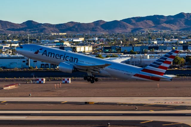 Boeing 777-200 (N760AN) - American Airlines 777-200 taking off from PHX on 11/6/22. Taken with a Canon 850D and Tamron 70-200 G2 lens.