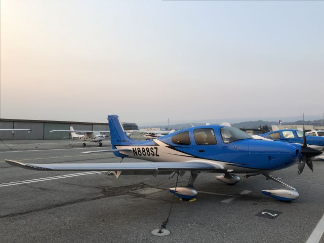 Cirrus SR22 Turbo (N888SZ)