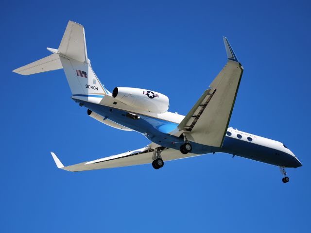 Gulfstream Aerospace Gulfstream V (99-0404) - USAF C37A "SAM" on final for runway 2 at KJQF. Arriving for the Memorial Day weekend NASCAR races. - 5/25/13