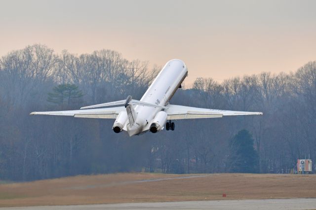 McDonnell Douglas MD-83 (VTM217)