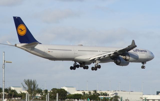 Airbus A340-600 (D-AIHT)