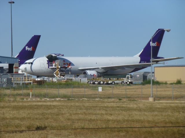 Airbus A300F4-600 (N751FD)