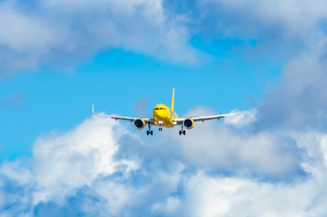 Airbus A320neo (N918NK) - A Spirit Airlines A320 neo landing at PHX on 2/26/23. Taken with a Canon R7 and Tamron 70-200 G2 lens.