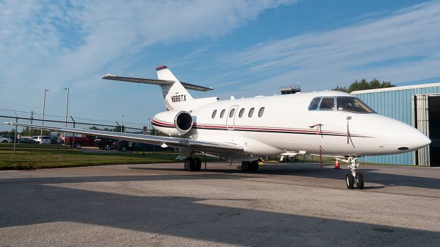 Hawker 800 (N686TX)