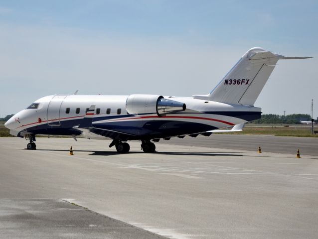 Canadair Challenger (N336FX) - Parked