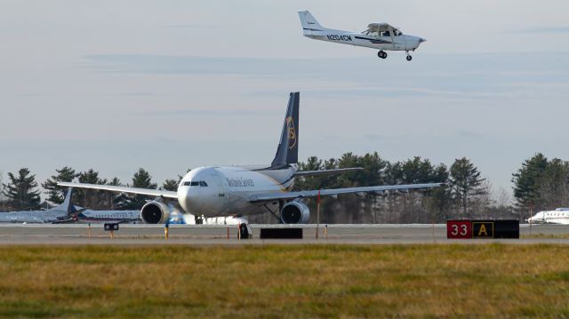 Airbus A300F4-600 (N135UP)