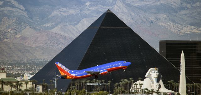 Boeing 737-700 (N317WN)