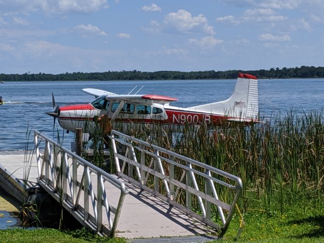Cessna Skywagon (N900JB)