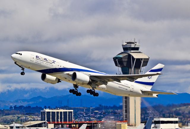 Boeing 777-200 (4X-ECB) - 4X-ECB El Al Israel Airlines Boeing 777-258/ER (cn 30832/325)  Los Angeles International Airport (IATA: LAX, ICAO: KLAX, FAA LID: LAX) TDelCoro April 11, 2012