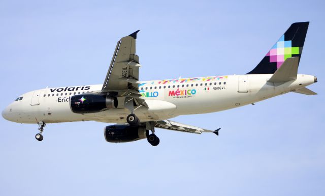 Airbus A320 (N506VL)