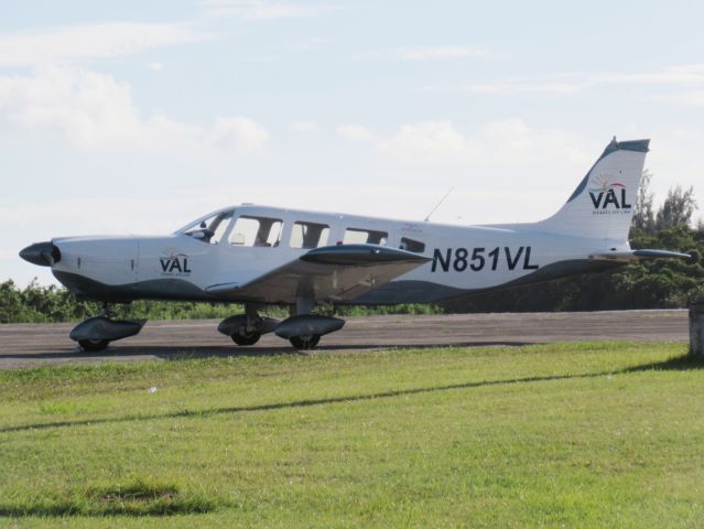 Piper Saratoga (N851VL)