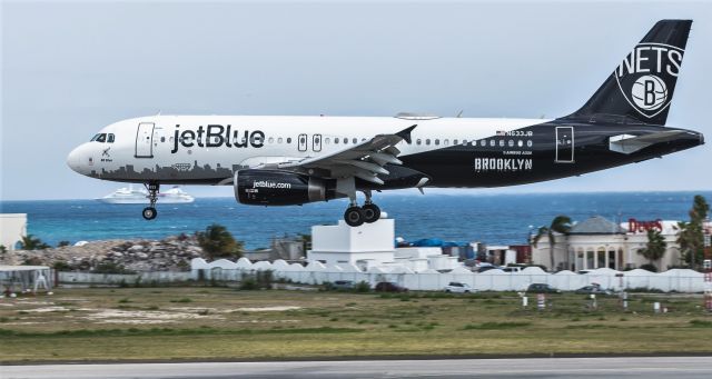 Airbus A320 (N633JB) - JetBlue Brooklyn at St Maarten.