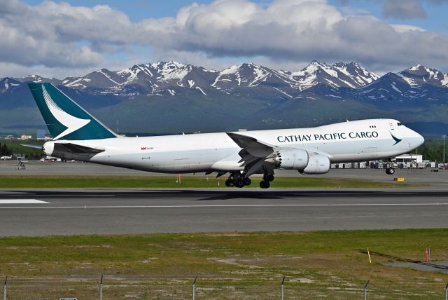 BOEING 747-8 (B-LJC)