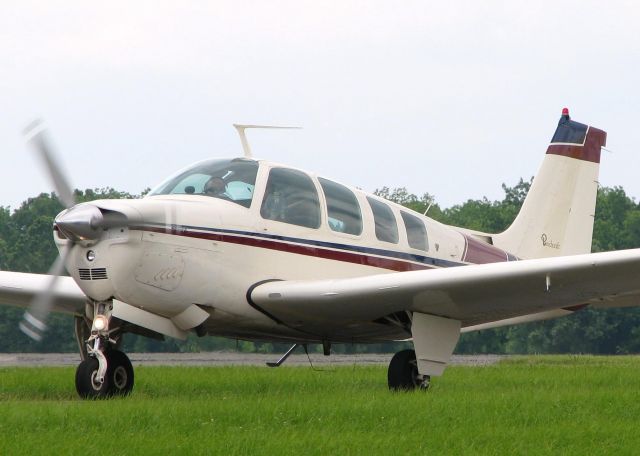 Beechcraft Bonanza (36) (N17544) - Taxiing to runway 14 for take off at the Shreveport Downtown airport.