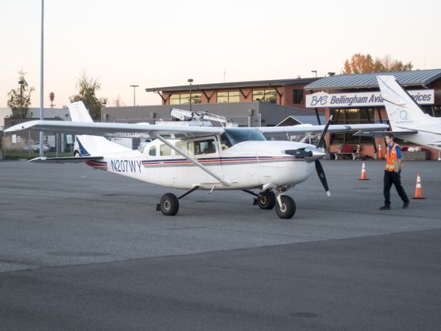 Cessna T207 Turbo Stationair 8 (N207WY) - Designed to haul, not to look nice. 26 OCT 2017.