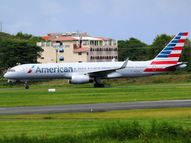 Boeing 757-200 (N187AN)