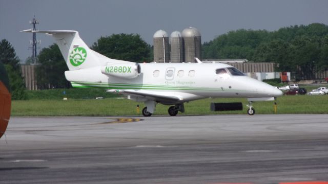 Embraer Phenom 100 (N288DX)