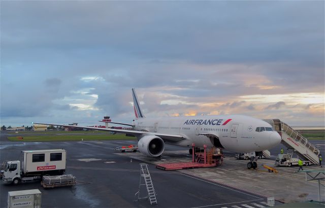 Boeing 777-200 (F-GSPF)