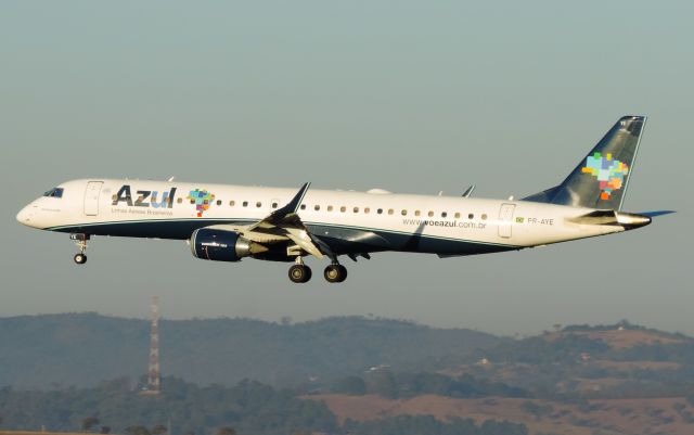 EMBRAER 195 (PR-AYE)